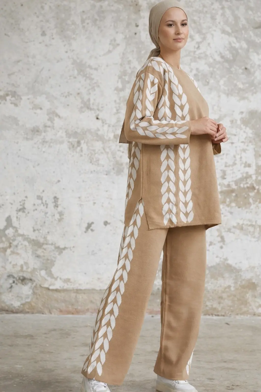 ست جاکت و شلوار زنانه با طراحی برگ خاص