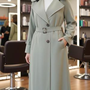 بالاپوش سلیکانی کلاه‌ دار زنانه