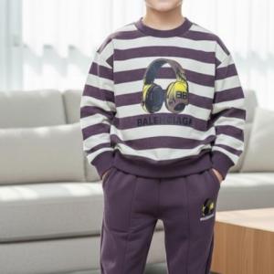 ست جاکت و پتلون خط‌ دار طرح هدفون