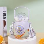 بوتل آب نی‌ دار و بند دار کودکانه