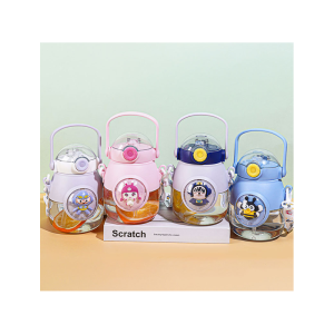 بوتل آب نی‌ دار و بند دار کودکانه