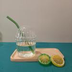 لیوان شیشه‌ ای طرح گنبدی با نی